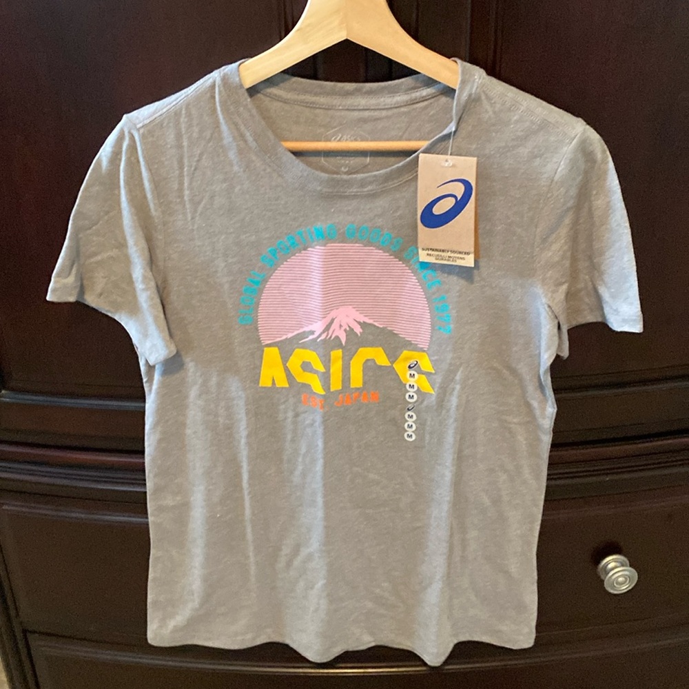 Asics t/shirt, size medium. New with tags